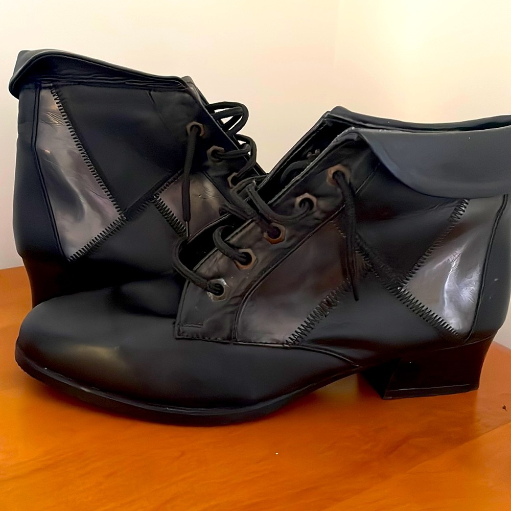 Peter Pan Panelled Ankle Boots